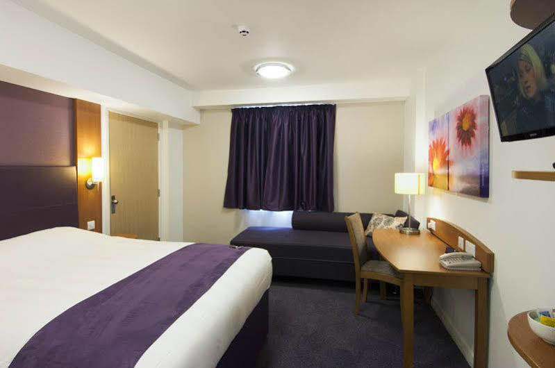 Premier Inn 科尔切斯特 外观 照片